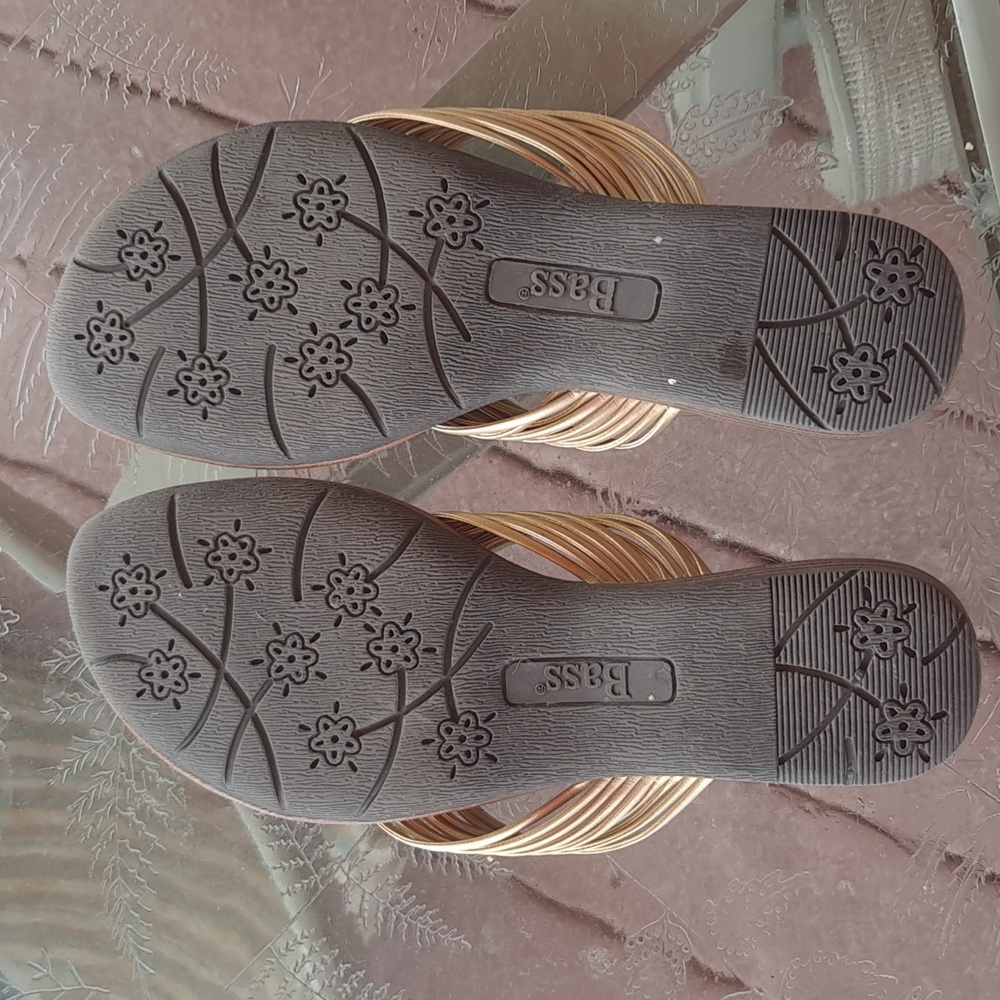 Bass Sandal - Picture 2 of 3